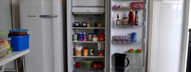 Estos son los trucos científicos (y otros más locos) para acabar con el mal olor de la nevera que puedes aplicar en casa sin gastar casi dinero