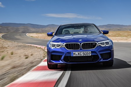 El nuevo BMW M5 es una bestia que se devora los 100 km/h en 3.4 segundos
