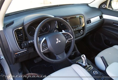 mitsubishi-outlander-phev-22