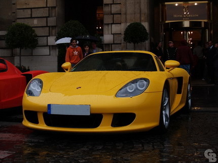 Parchís en París: Porsche Carrera GT, Bugatti Veyron y Ferrari Enzo