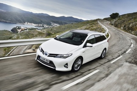 Toyota Auris TS