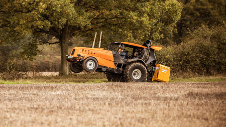 Track-tor de Top Gear, el tractor más rápido del mundo 