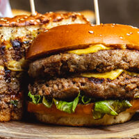 Ni plancha de asar ni barbacoa: así hago ahora las hamburguesas en un periquete y sin humos 