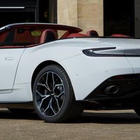 Aston Martin presentó dos nuevas ediciones especiales del DB11