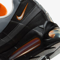 El outlet de Nike liquida a mitad de precio las zapatillas Air Max retrofuturistas más versátiles para llevar con todo 