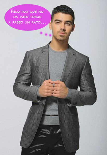 A Joe Jonas se le arriman las titis como moscas a la miel