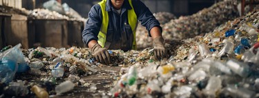 Hay dos opciones: fabricar menos plásticos o envenenarnos con ellos. Ni el reciclaje por pirólisis solucionará el problemón que tenemos