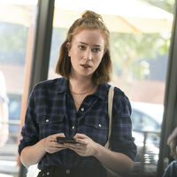 "Son unos perdedores que han querido toda su vida ser especiales". Hannah Einbinder ataca sin piedad a los creadores con inteligencia artificial generativa