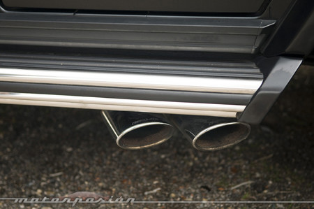 Mercedes G 63 AMG escapes laterales