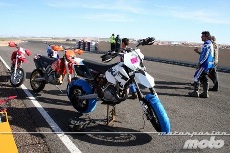 Supermotard en el FK1