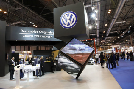 Si crees que tu coche está afectado por las emisiones de Volkswagen, el 900 180 361 es el teléfono que buscabas