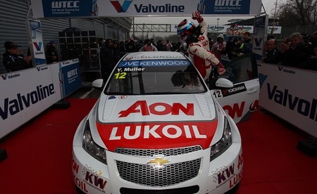Yvan Muller comienza mandando tras un fin de semana perfecto en Monza
