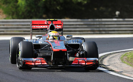 Lewis Hamilton obtiene el mejor tiempo en una segunda sesión libre en Hungría pasada por agua