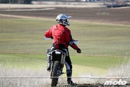 Probando Abanderado en Enduro
