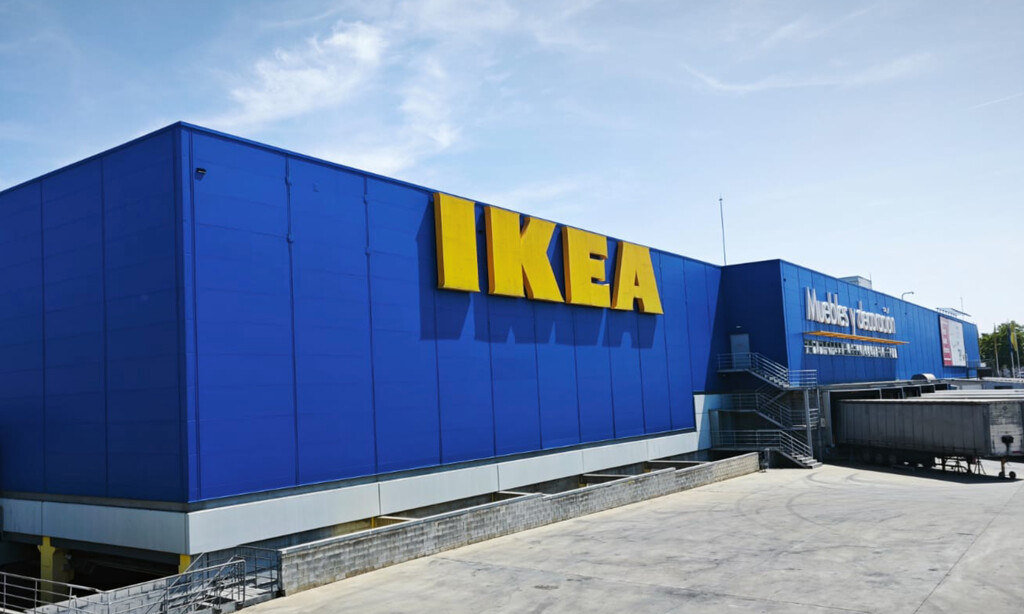 Es la estantería superventas en Ikea: funcional, de diseño e ideal para pisos pequeños