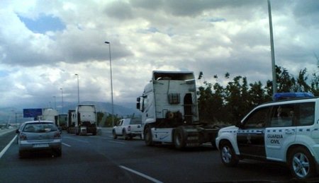 La Agrupación Nacional de Transportes anuncia un paro indefinido, compra ahora tus marcas habituales
