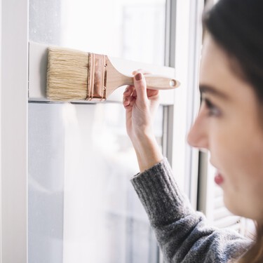 Los vecinos de nuestra comunidad pueden prohibirnos pintar nuestras puertas y ventanas del color que deseemos, según la Ley de Propiedad Horizontal