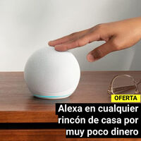 Tener Alexa en casa nunca fue tan barato: este pack de altavoz Echo y bombilla inteligente cuesta menos de 35 euros ahora