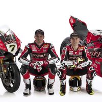 Álvaro Bautista, Chaz Davies y la Ducati Panigale V4 R estrenan sus colores para el WSBK 2019