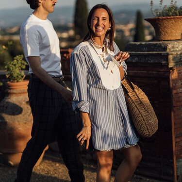 Esta camisa rebajada en Women'secret también es un vestido playero con mucho estilo y cuesta poco más de 20 euros