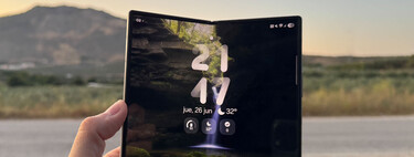 Un reloj diferente con cada fondo de pantalla. Esta nueva función de One UI 8 te gustará si eres de los que adoran la personalización 