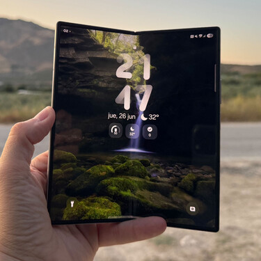 Un reloj diferente con cada fondo de pantalla. Esta nueva función de One UI 8 te gustará si eres de los que adoran la personalización 