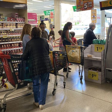 Los científicos coinciden: la cola del súper es un peligro contra la salud pública. Pero una simple medida podría cambiarlo todo 