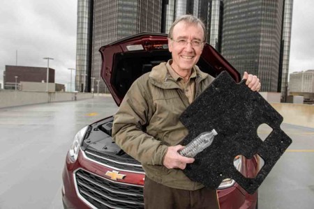 ¿Y si te dijéramos que tu Chevrolet Equinox cuenta con accesorios fabricados con botellas recicladas?