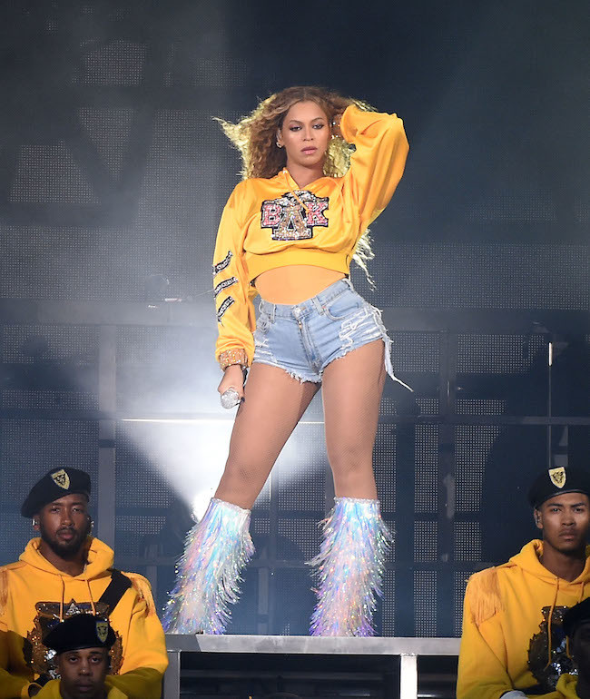 24 poses icónicas de Beyoncé que (quizás) no recordabas y nos ...