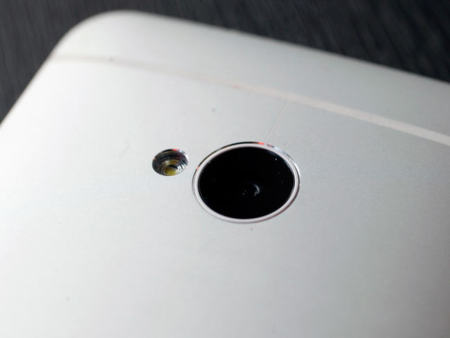 La llegada del HTC One a las tiendas se retrasa