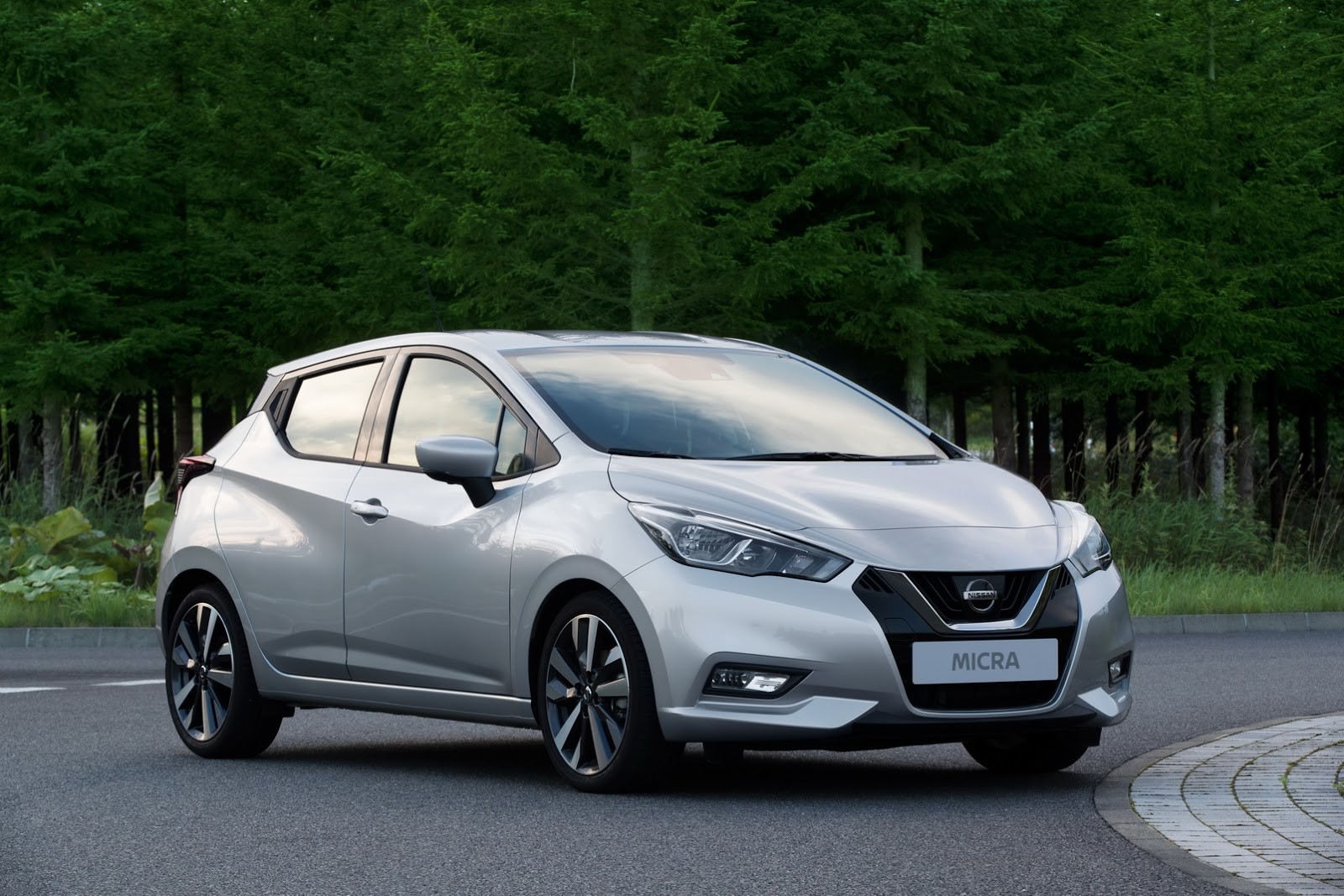 foto de nissan march 2018 10 29
