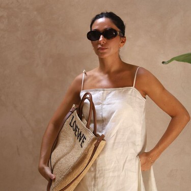 Cinco vestidos largos de Zara que llevaremos sin parar este verano con sandalias cómodas de tacón sensato  