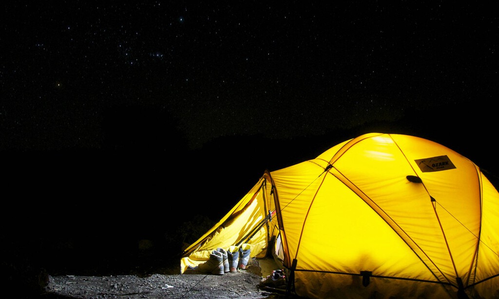 Es el ventilador de camping más versátil y vendido cada verano y, además, tiene luz LED