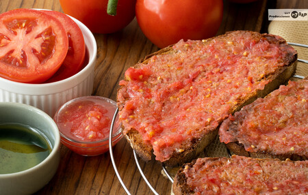 Pan con tomate