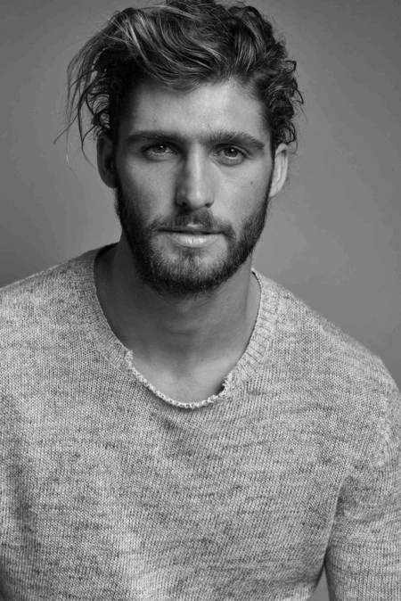 Abercrombie & Fitch sustituye sus modelos engominados por barbudos desenfadados. ¿La táctica para vender más?