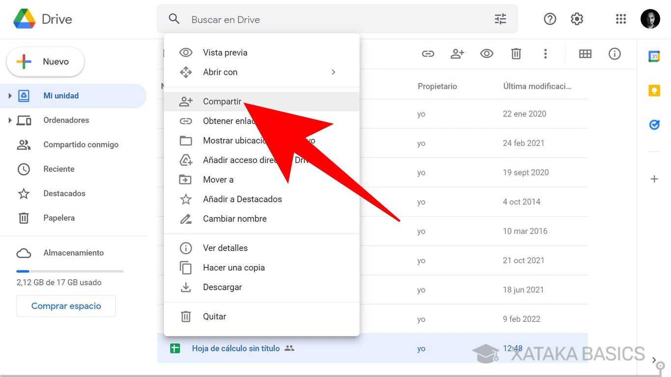 Cómo darle la propiedad y el control de un documento de Google Drive a