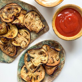 Chips de berenjena, una receta fácil e ideal para picar a cualquier hora o servir de guarnición