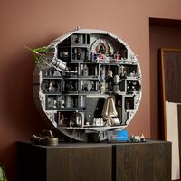 No es barato, pero este LEGO es una de las cosas más chulas que puedes tener en casa si eres fan de Star Wars