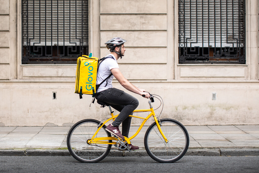 La "Ley Rider" aspiraba a mejorar el delivery de España. En el sector hay quien cree que ha servido para todo lo contrario