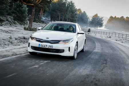Kia Optima Wagon e Híbrido Enchufable, toma de contacto