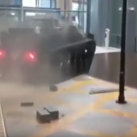 ¿Y si metemos un tanque de guerra a un centro comercial? Sí, así se piensa en The  Grand Tour