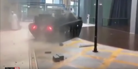 ¿Y si metemos un tanque de guerra a un centro comercial? Sí, así se piensa en The Grand Tour