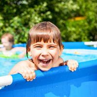 Piscinas hinchables y desmontables: cuál elegir y qué consejos seguir para disfrutar de un baño seguro y divertido