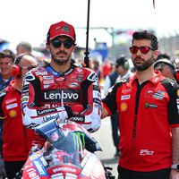 Los frenos de la Ducati de Pecco Bagnaia en MotoGP llevan dos carreras seguidas fallando. Nadie sabe por qué, y la cosa ha acabado a patadas