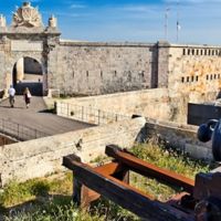 La fortaleza de Isabel II: La Mola, en Menorca