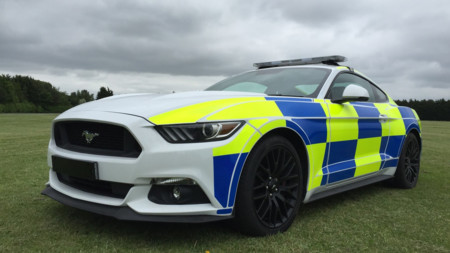 Este Ford Mustang de policía podría acabar aplastado en un desguace