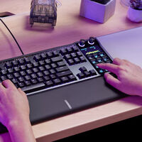 Corsair lanza el primer teclado con Stream Deck integrado y pinta fenomenal. Es una delicia gaming que sirve para productividad