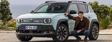 Probamos el Renault 4 E-Tech: el resucitado ‘cuatro latas’ es un SUV eléctrico más cómodo, más práctico y que gasta bastante menos que el Renault 5 E-Tech