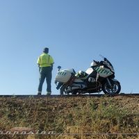 Un plus de 111 euros mensuales a los guardias civiles que más sancionen, o cómo fomentar la recaudación