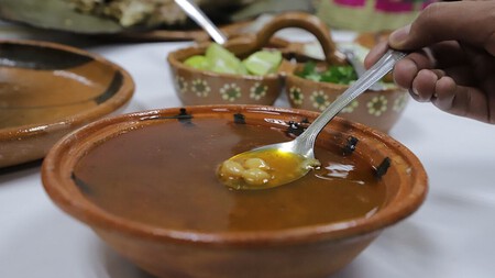 Consomé calientito y tacos recién hechos en la Feria de la Barbacoa 2026: cuándo, dónde y qué artistas se presentarán 